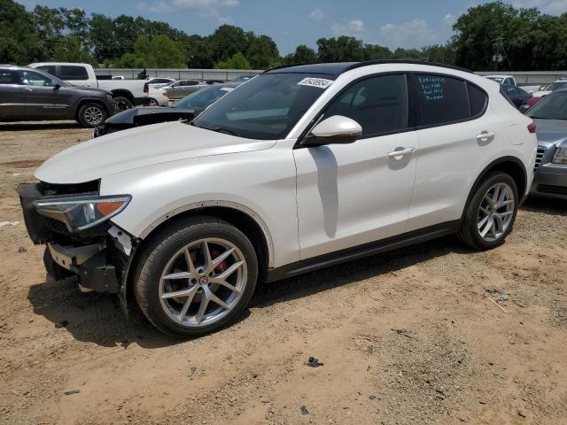  Salvage Alfa Romeo Stelvio