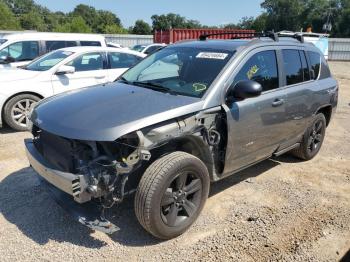  Salvage Jeep Compass