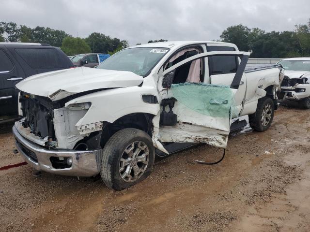  Salvage Nissan Titan