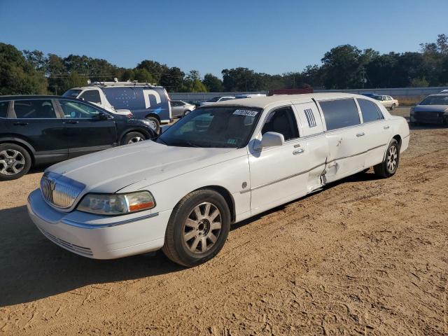  Salvage Lincoln Towncar