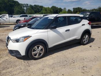  Salvage Nissan Kicks