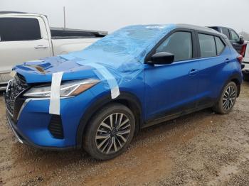  Salvage Nissan Kicks