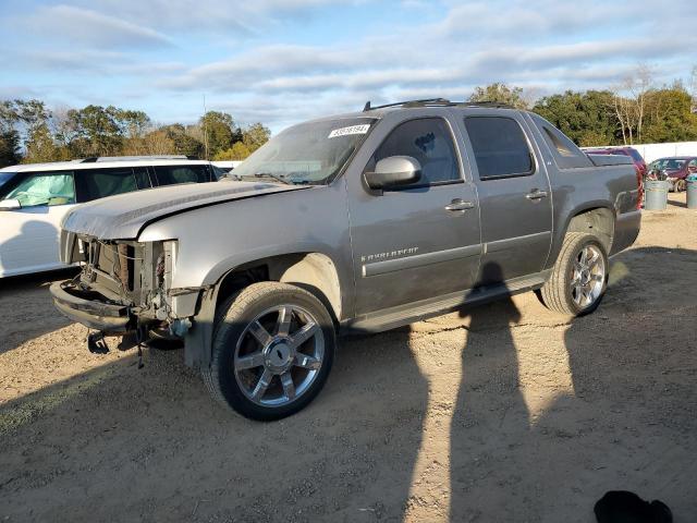  Salvage Chevrolet Avalanche