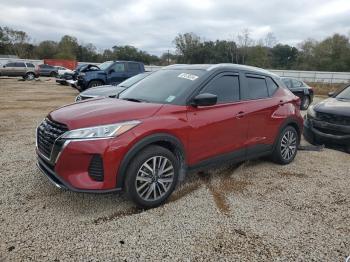  Salvage Nissan Kicks