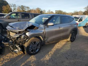  Salvage Kia Seltos