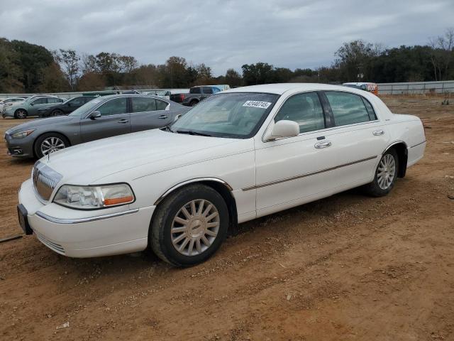  Salvage Lincoln Towncar