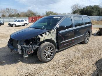  Salvage Chrysler Minivan