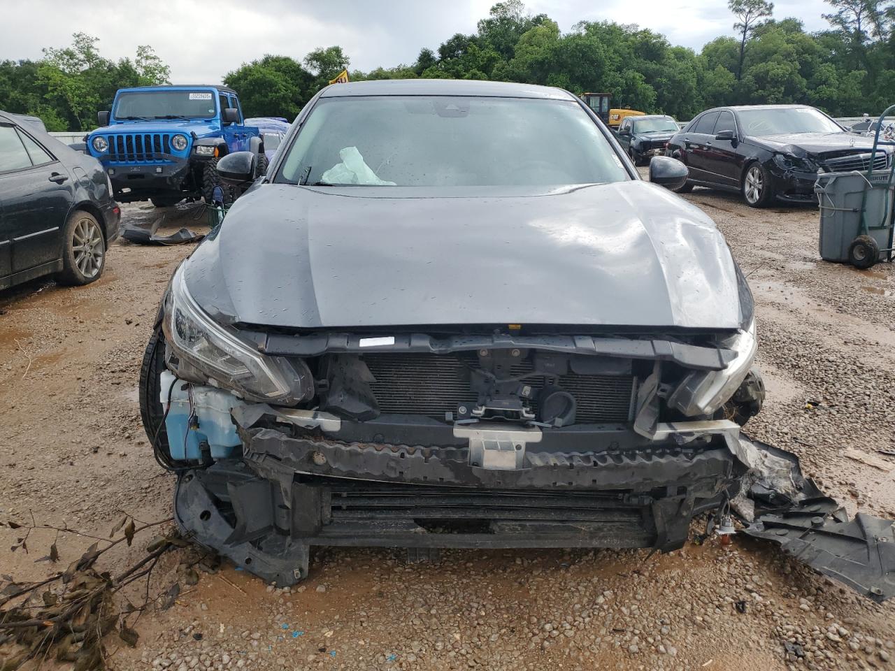 Nissan Altima Sr Image 2