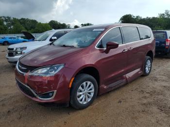  Salvage Chrysler Pacifica