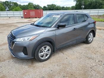  Salvage Nissan Kicks