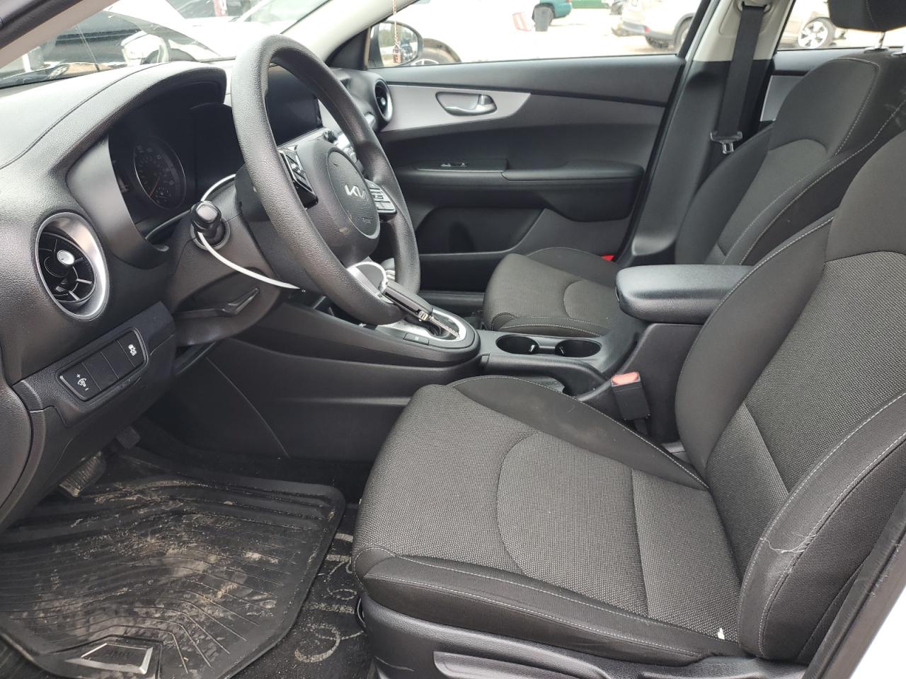 Kia Forte Fe Image 8