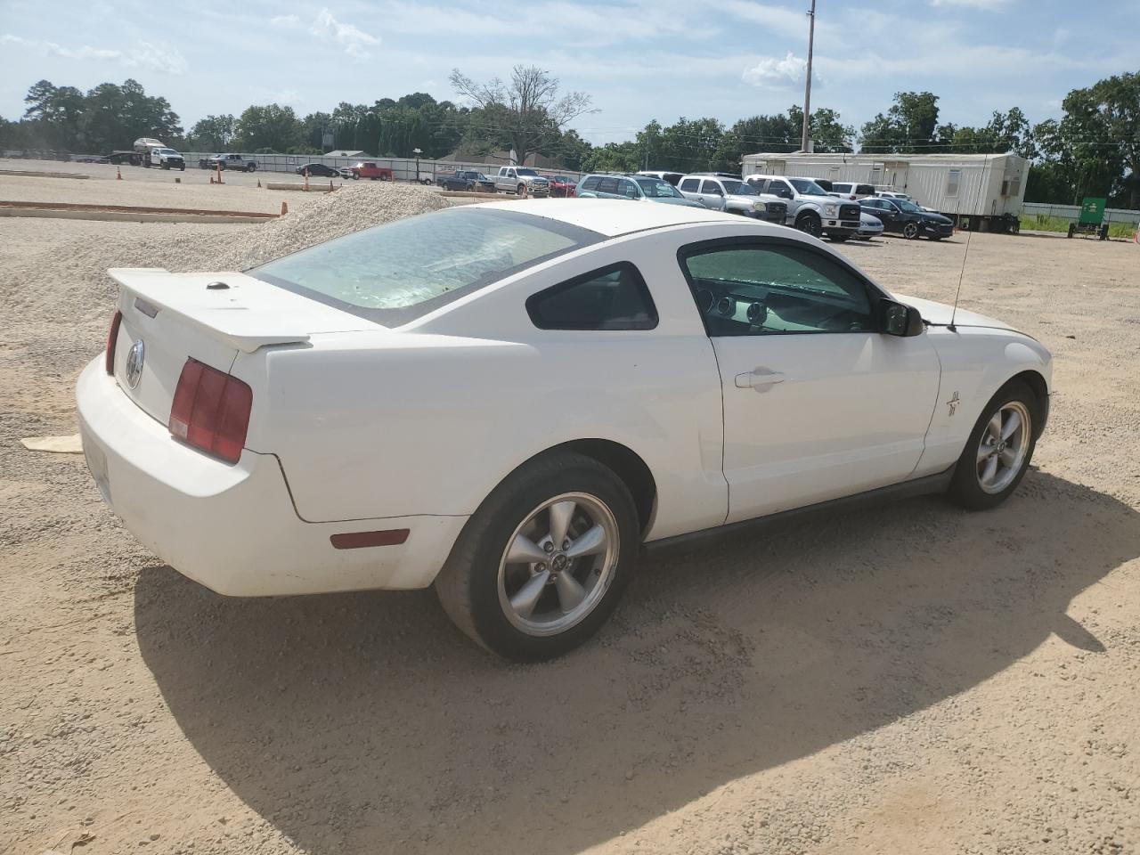 Ford Mustang Image 4