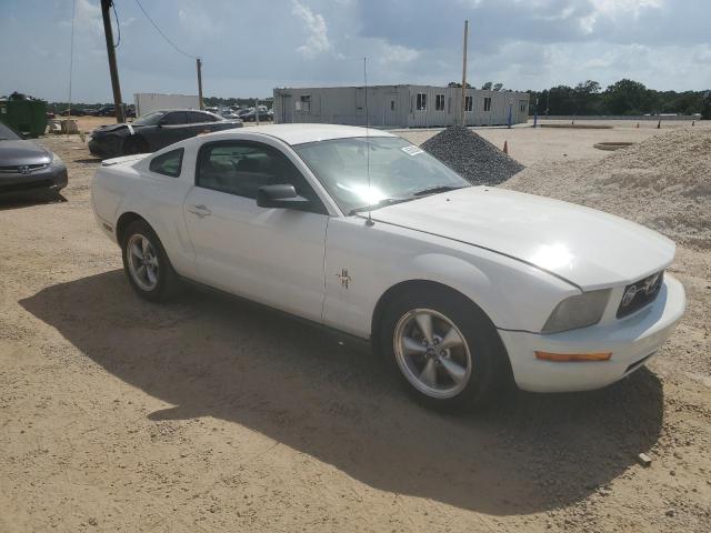 Ford Mustang Image 9