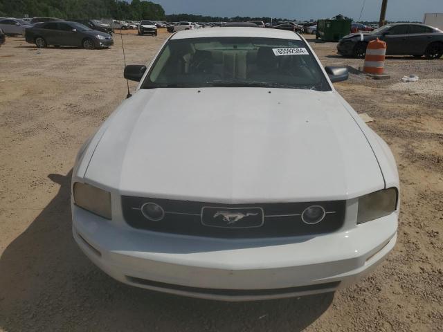 Ford Mustang Image 8