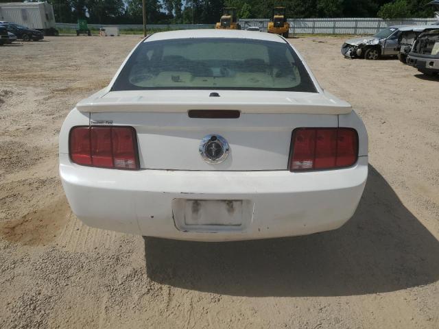 Ford Mustang Image 3