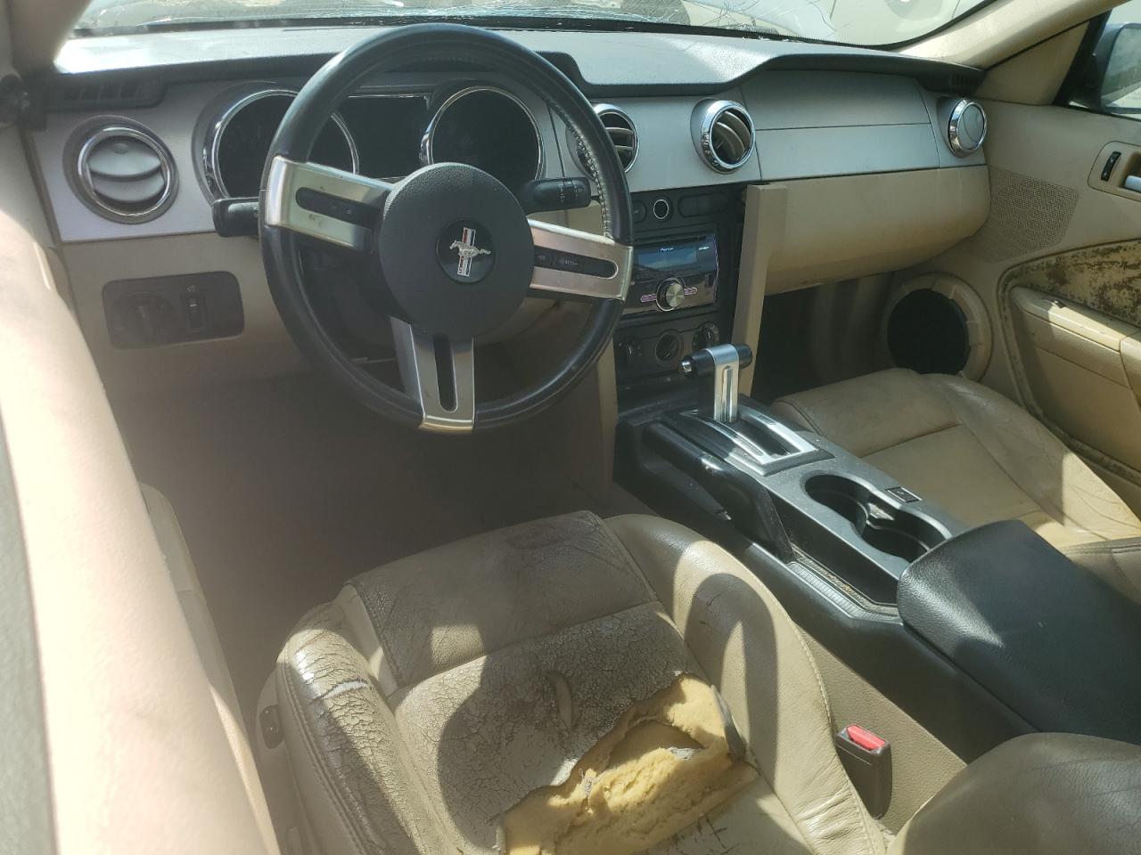 Ford Mustang Image 12