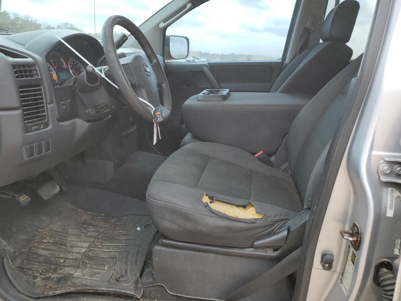 Nissan Titan S Image 7