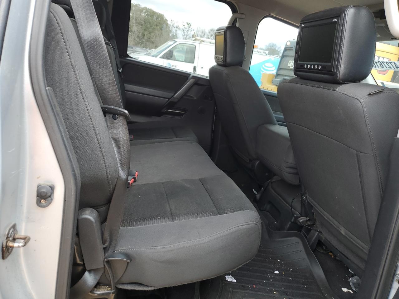 Nissan Titan S Image 11