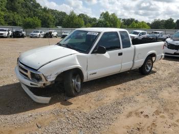  Salvage Chevrolet S-10