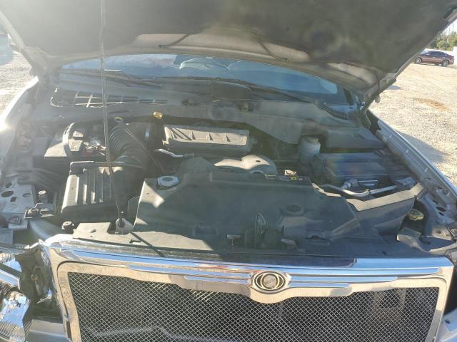 Chrysler Aspen Limited Image 11