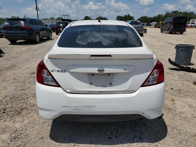 Nissan Versa S Image 5