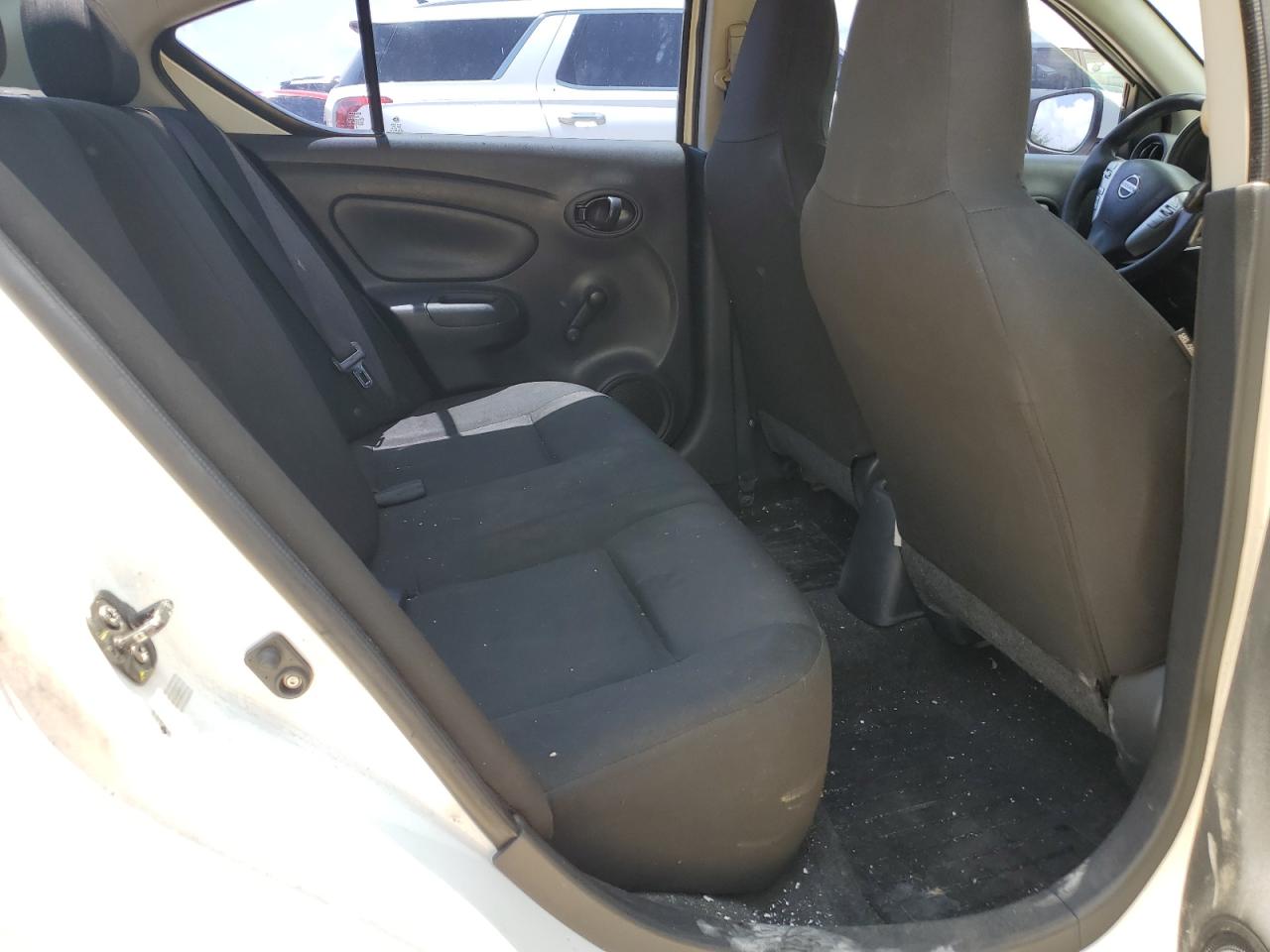 Nissan Versa S Image 8