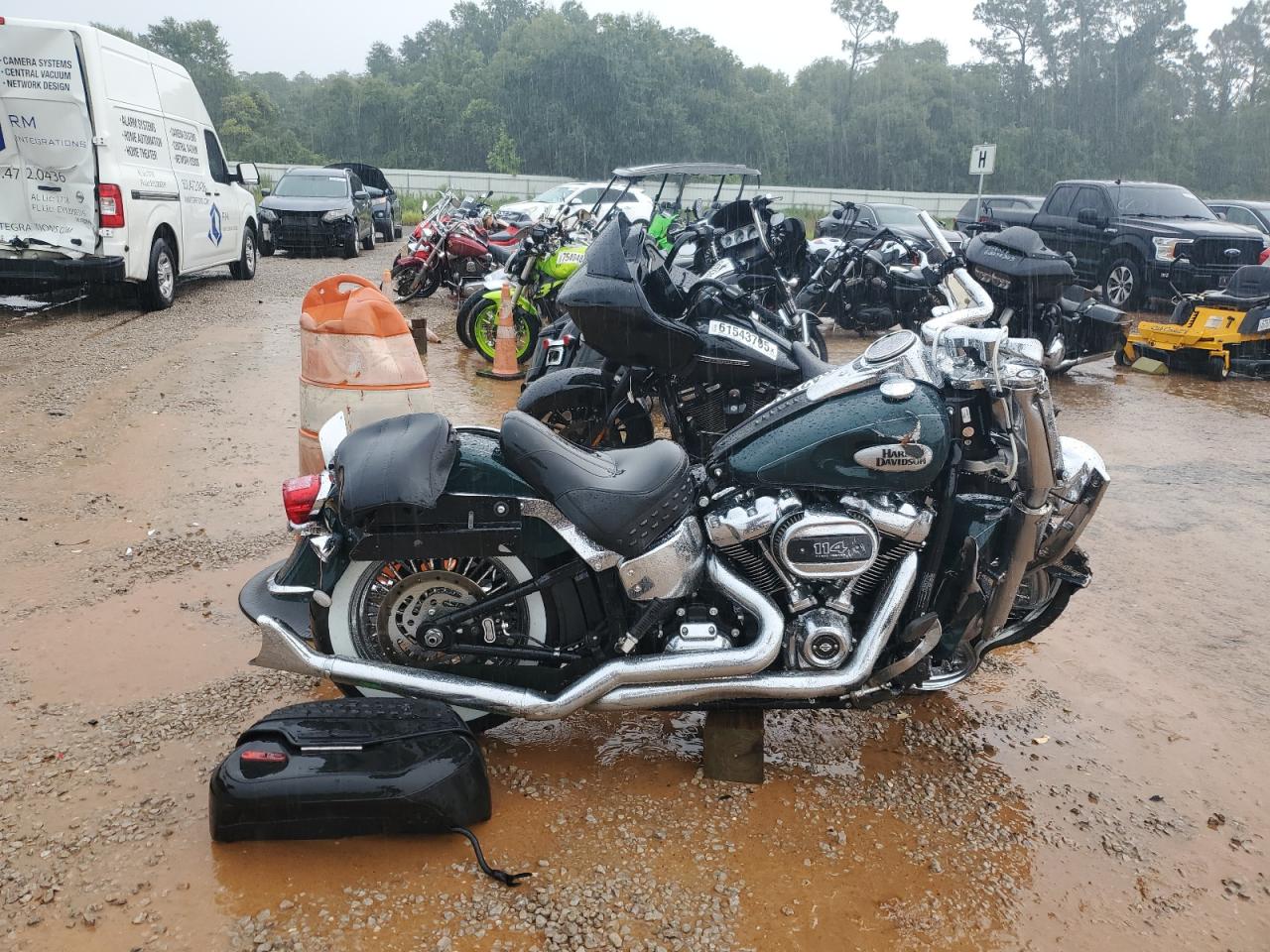 Harley-Davidson Flhcs Image 1