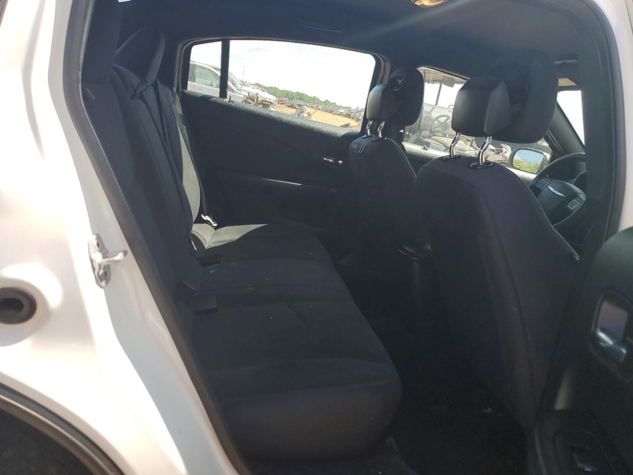 Chrysler 200 Lx Image 12