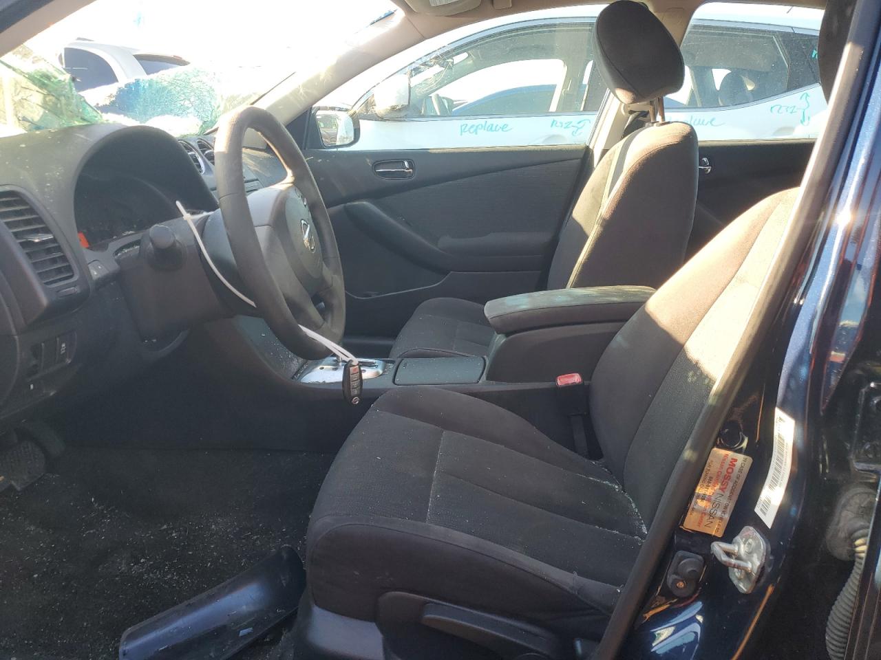 Nissan Altima Base Image 9