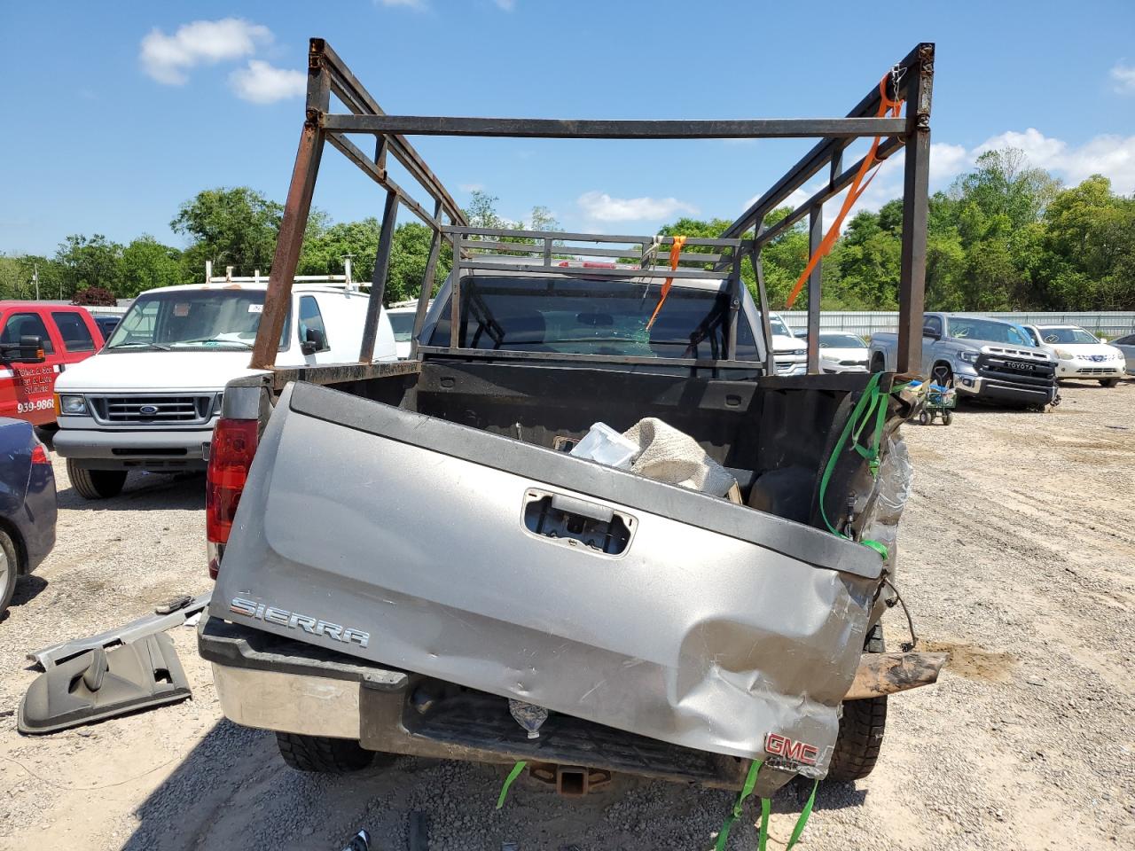 GMC Sierra C2500 Heavy Duty Image 4