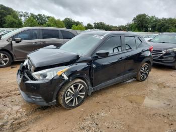  Salvage Nissan Kicks
