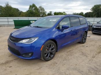  Salvage Chrysler Pacifica