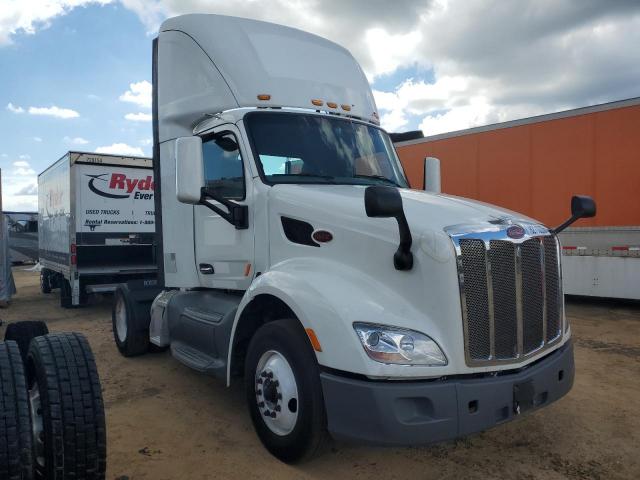  Salvage Peterbilt Tractor 579