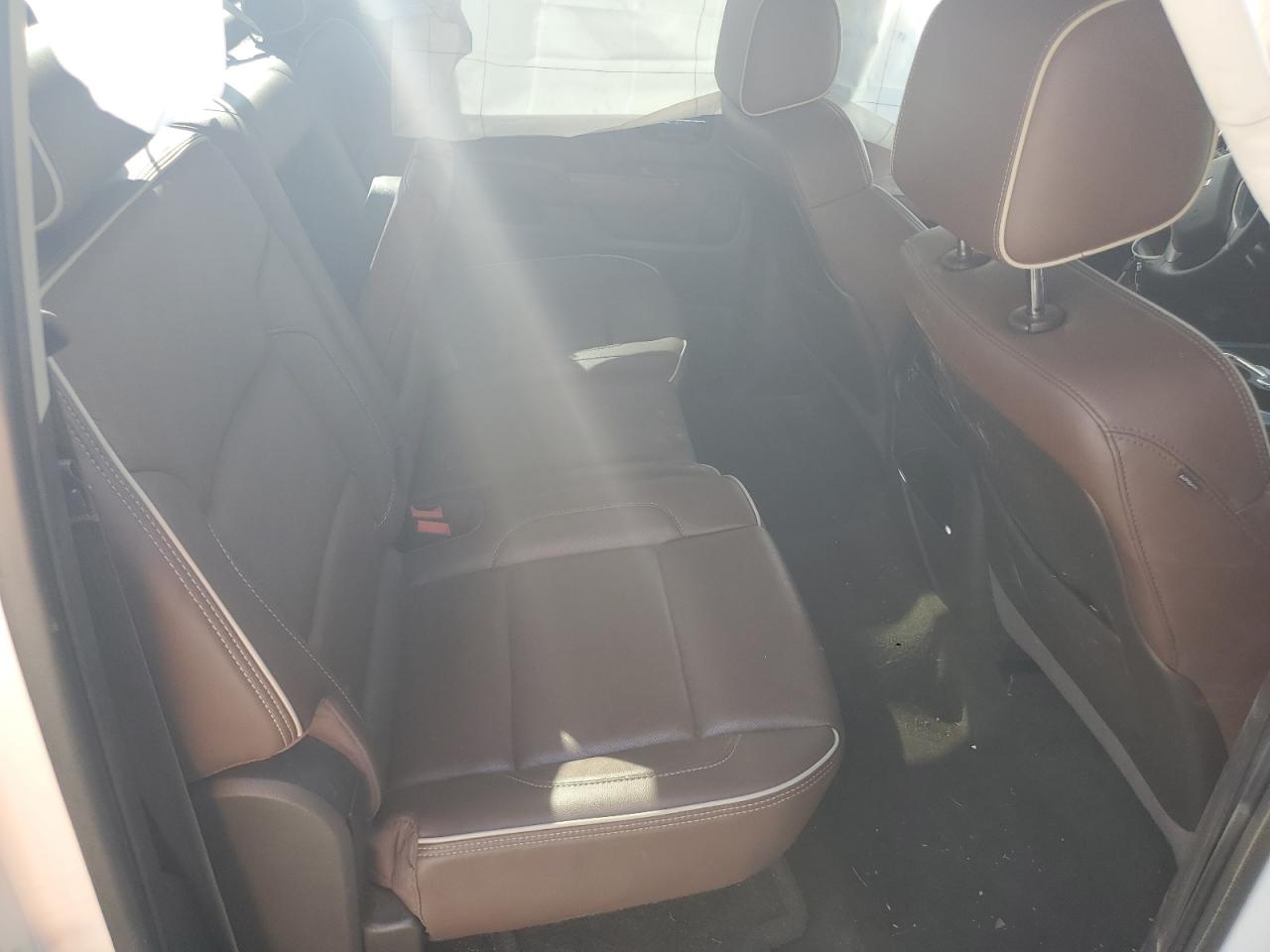 Chevrolet Silverado K1500 High Country Image 10