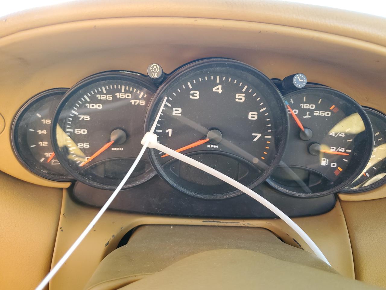 Porsche 911 Carrera 2 Image 10