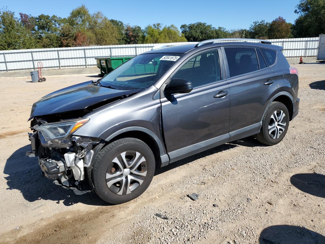 Toyota RAV4 Le Image 1