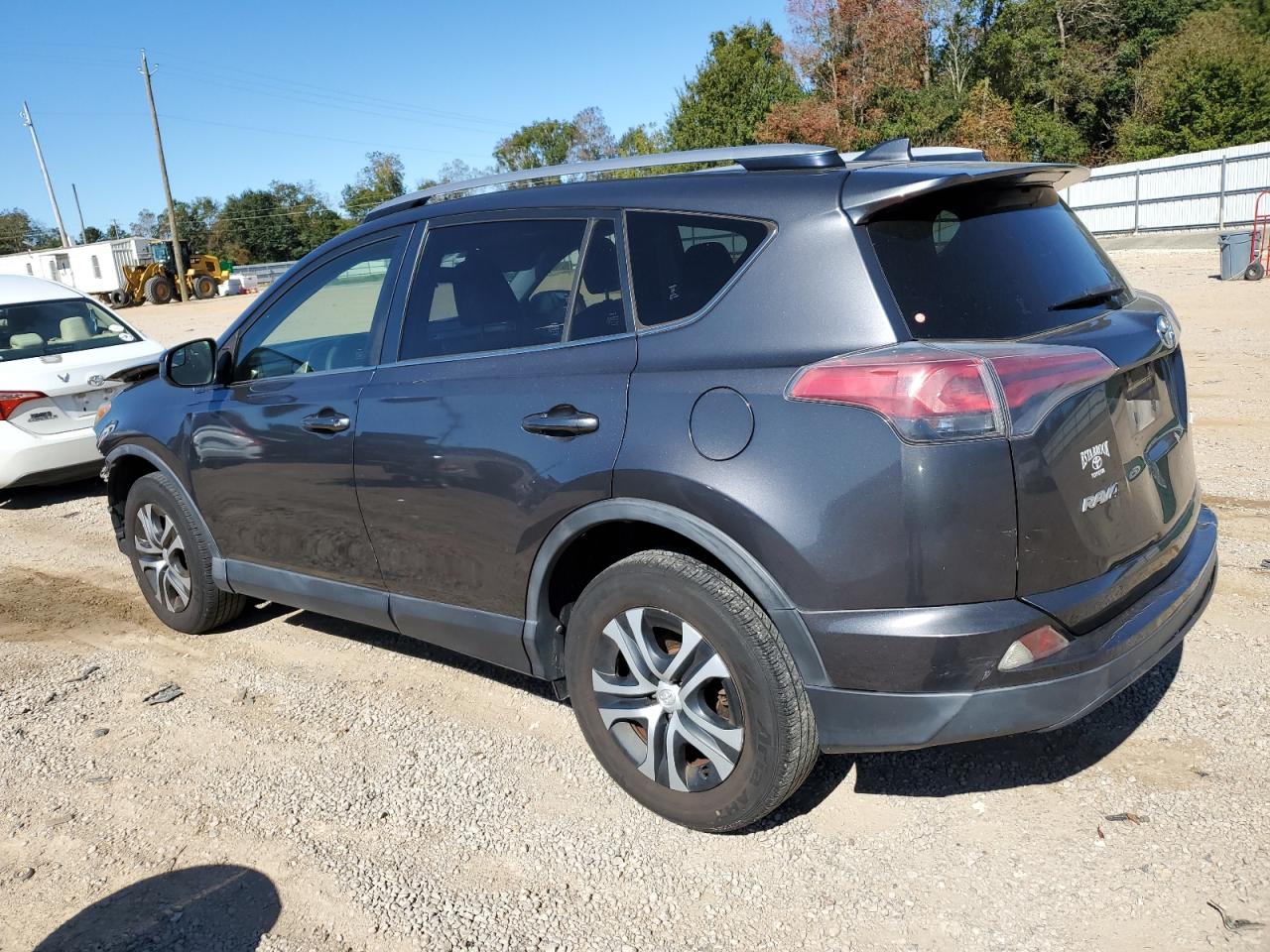 Toyota RAV4 Le Image 11