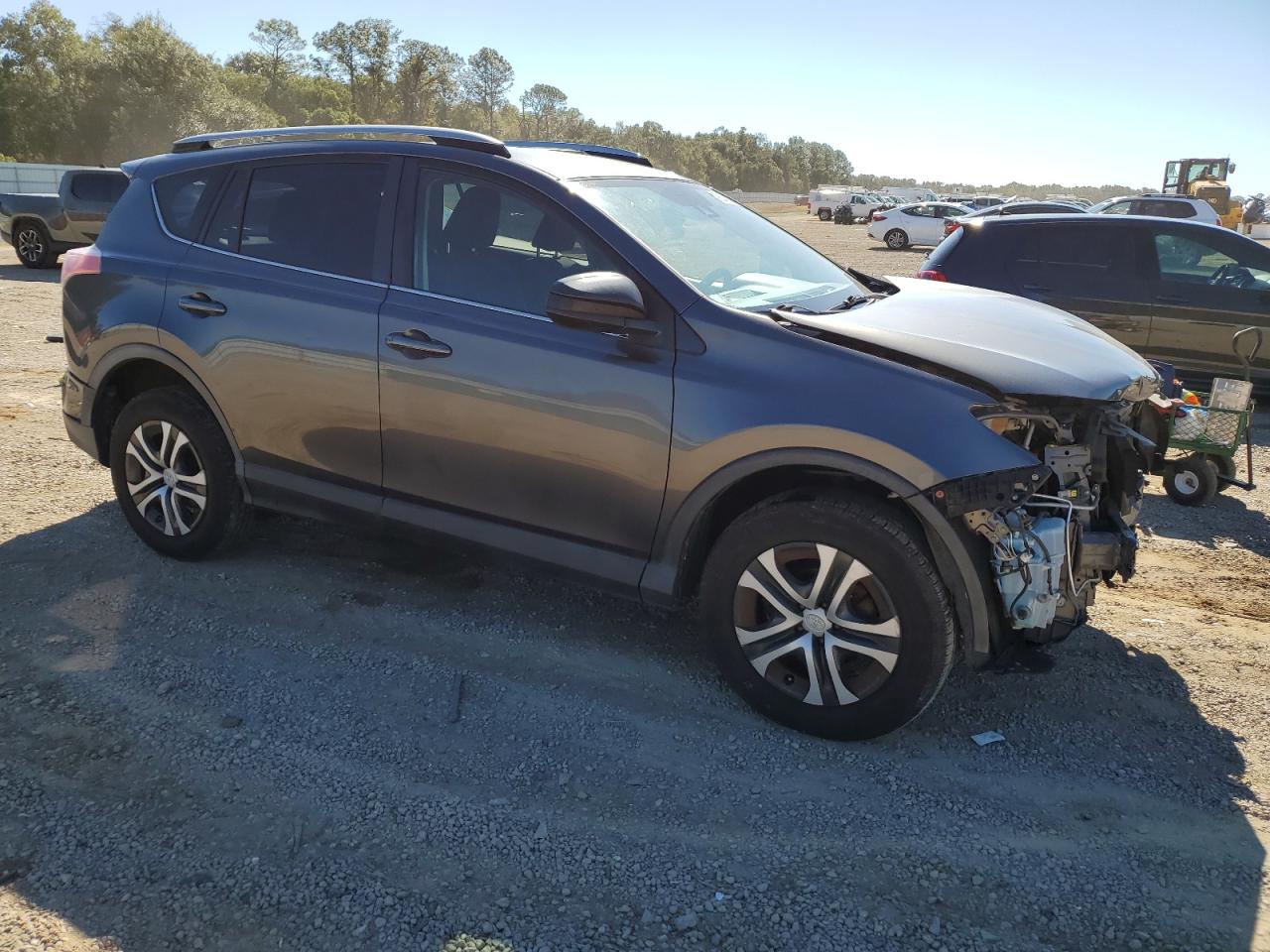 Toyota RAV4 Le Image 12