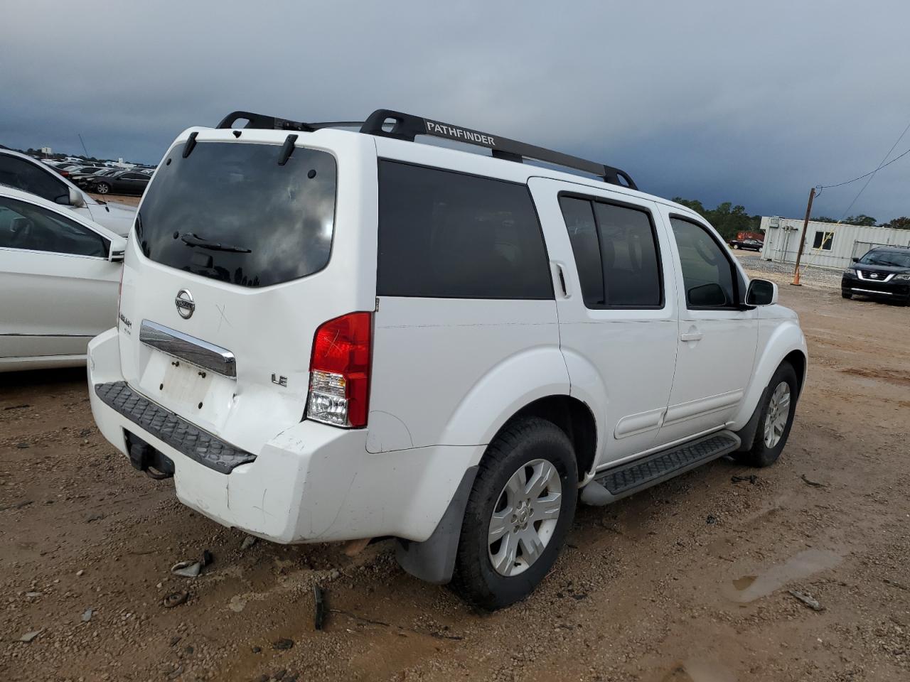 Nissan Pathfinder Le Image 12