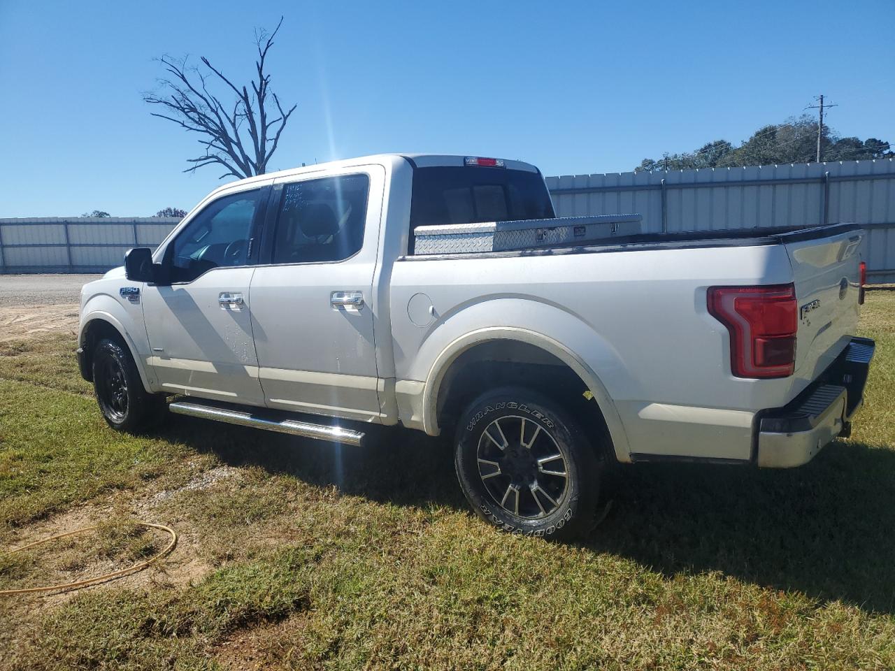 Ford F-150 Supercrew Image 4