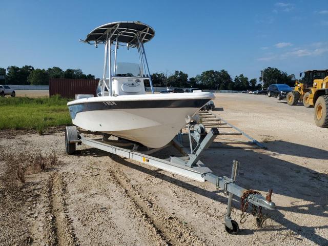  Salvage Nauticstar Boat