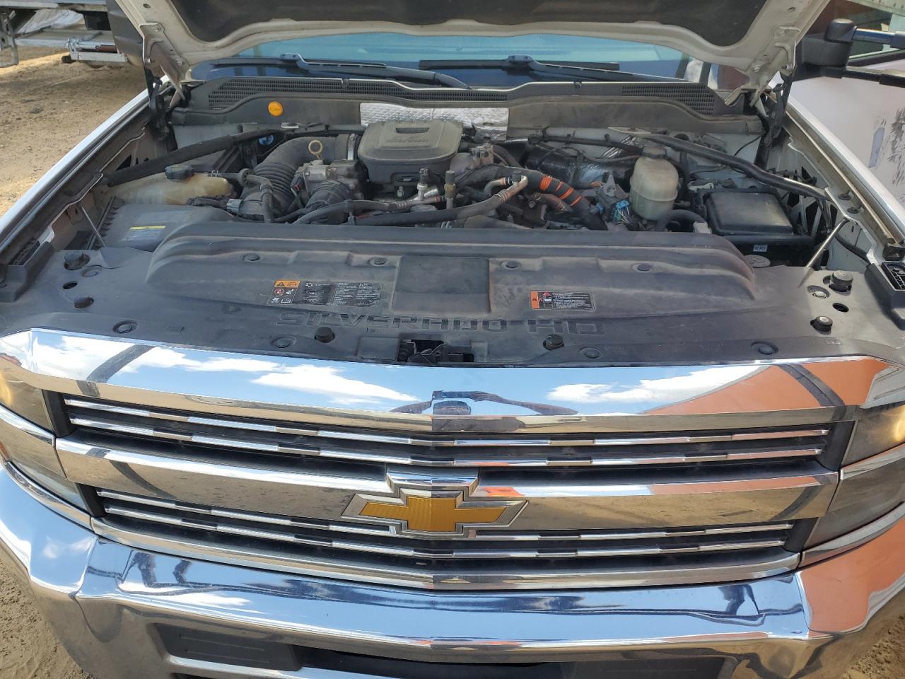 Chevrolet Silverado C3500 Image 8