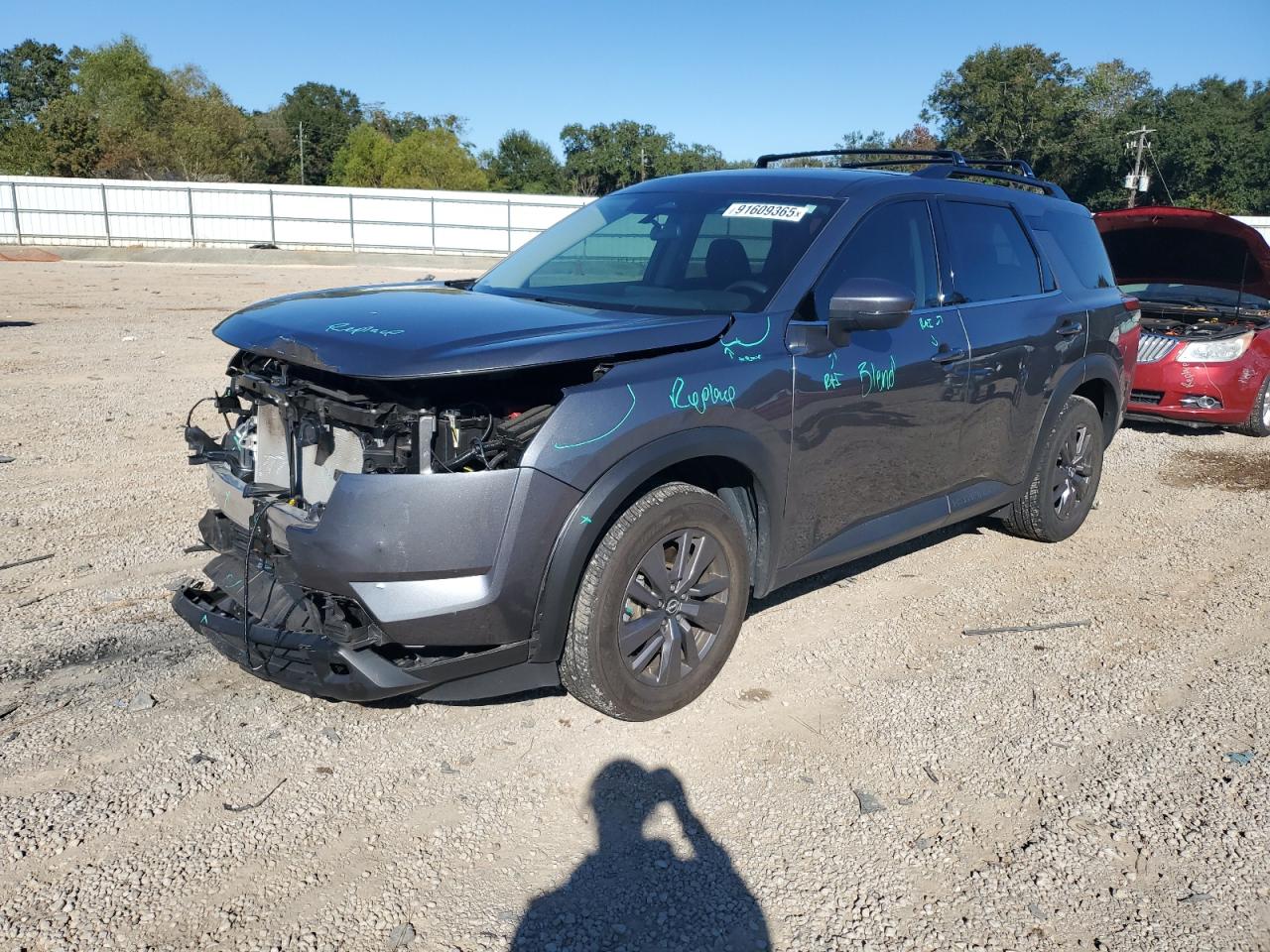 Nissan Pathfinder Sv Image 1