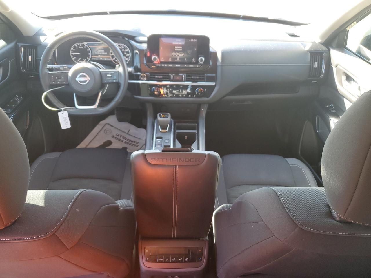 Nissan Pathfinder Sv Image 8