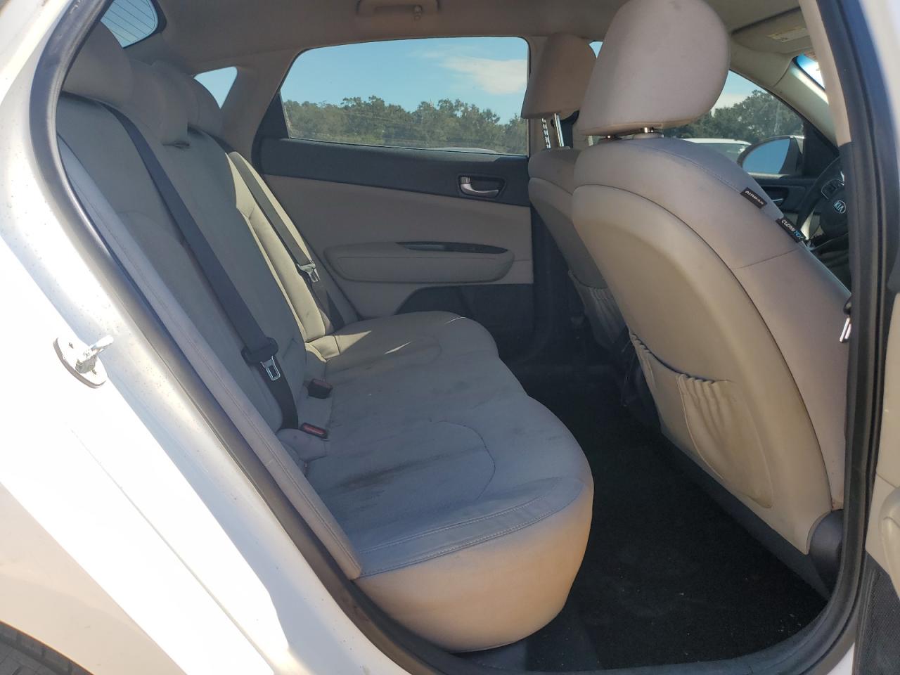 Kia Optima Lx Image 9