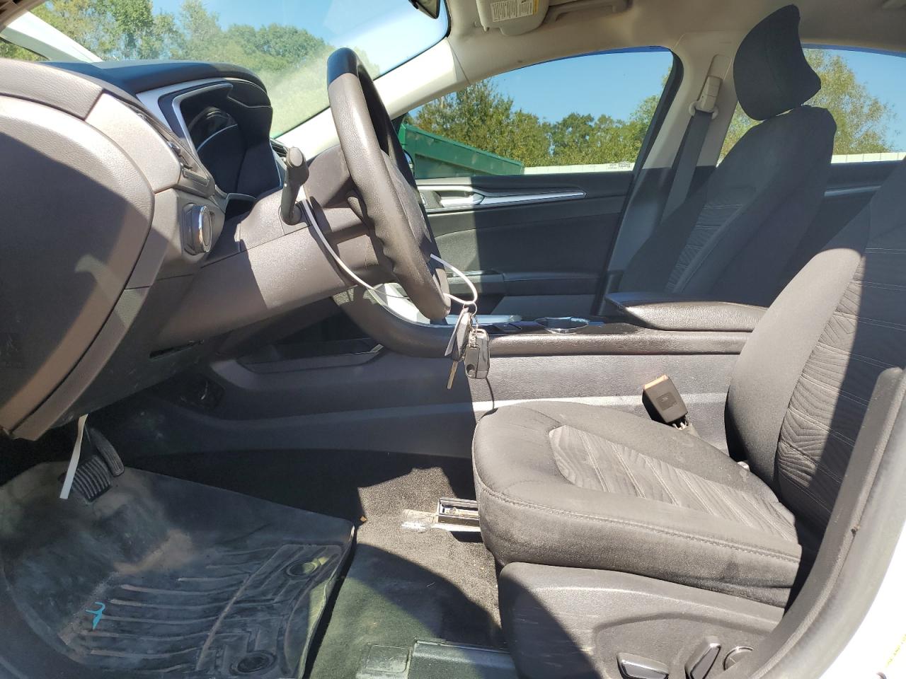 Ford Fusion Se Image 3