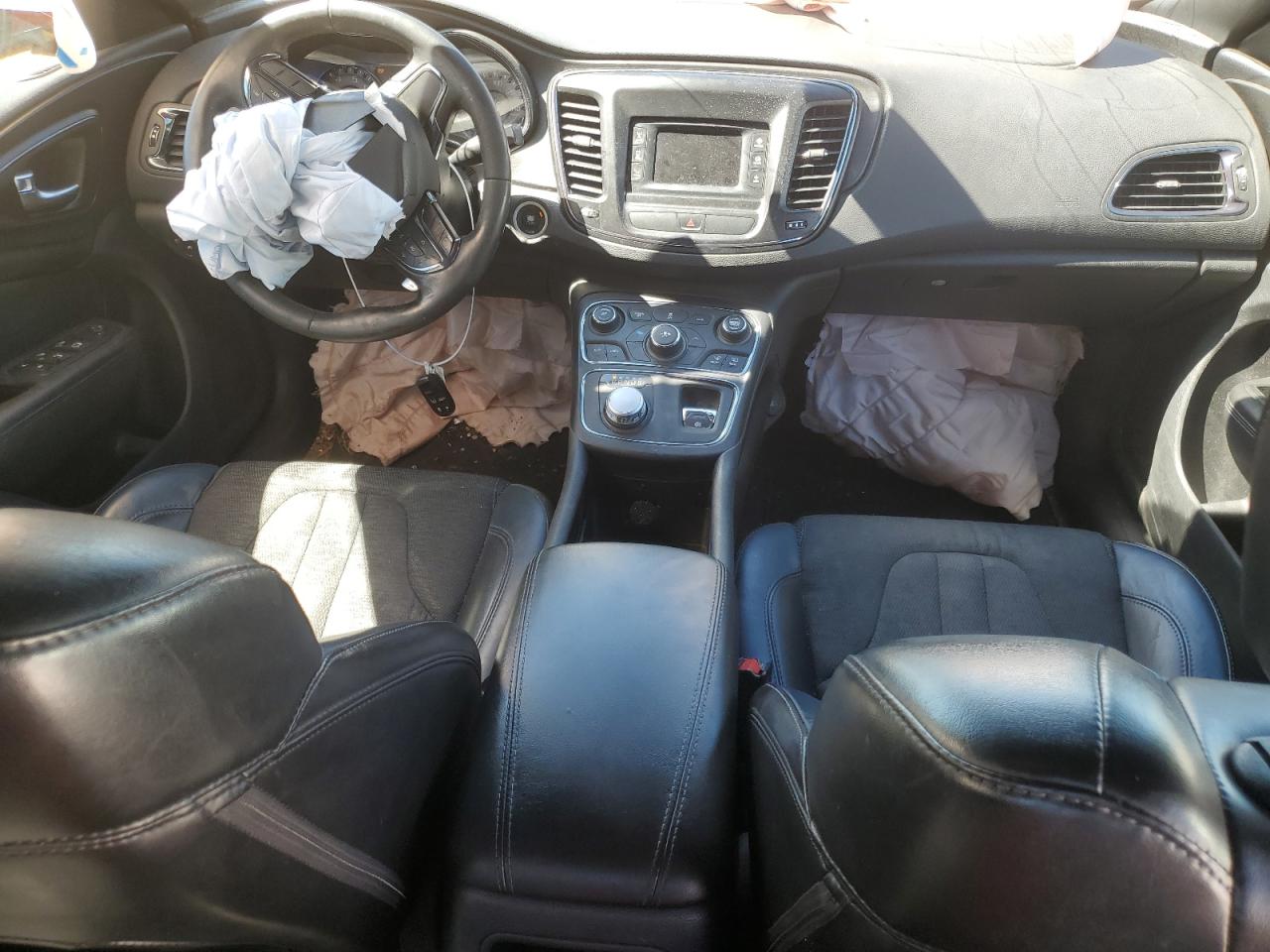 Chrysler 200 S Image 8