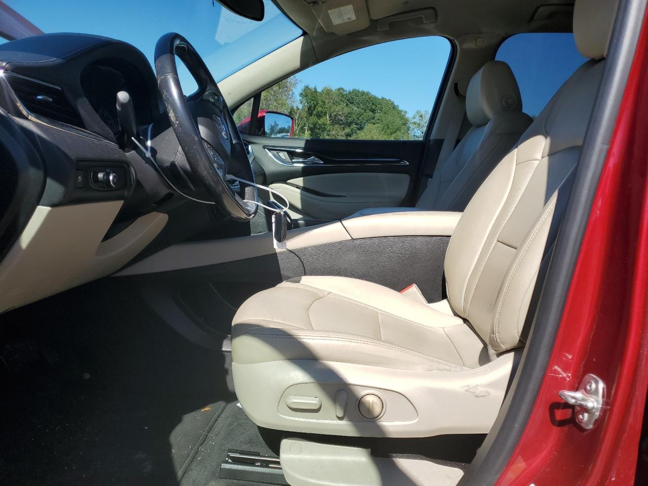 Buick Enclave Essence Image 9