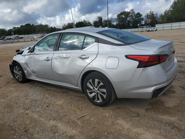 Nissan Altima S Image 3