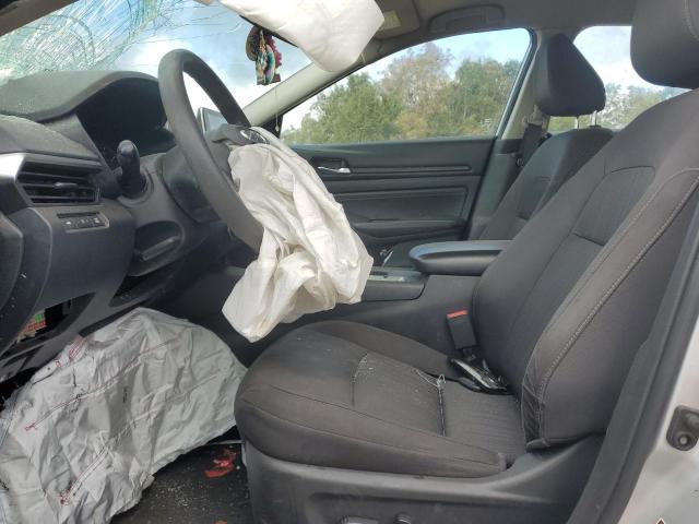 Nissan Altima S Image 8